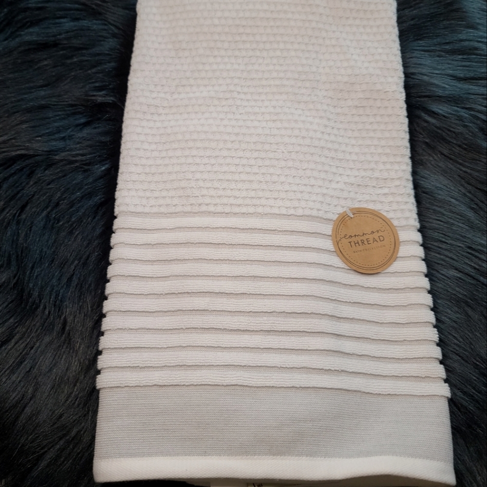 White and grey cotton bath towel (One)